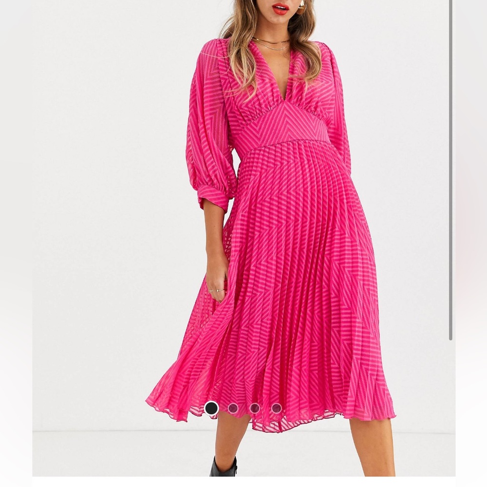 Pleated midi dress in chevron dobby in hot pink